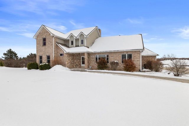 145 Victoria CIRCLE, Union Grove, WI 53182