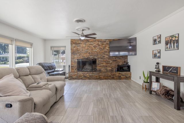 1420 W Meadow Avenue, Visalia, CA 93277