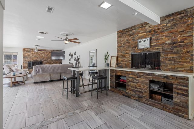 1420 W Meadow Avenue, Visalia, CA 93277