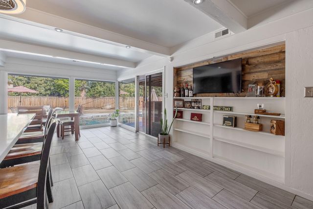 1420 W Meadow Avenue, Visalia, CA 93277