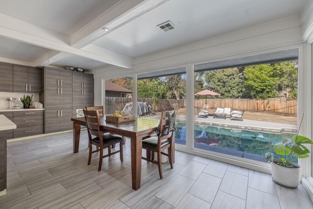 1420 W Meadow Avenue, Visalia, CA 93277