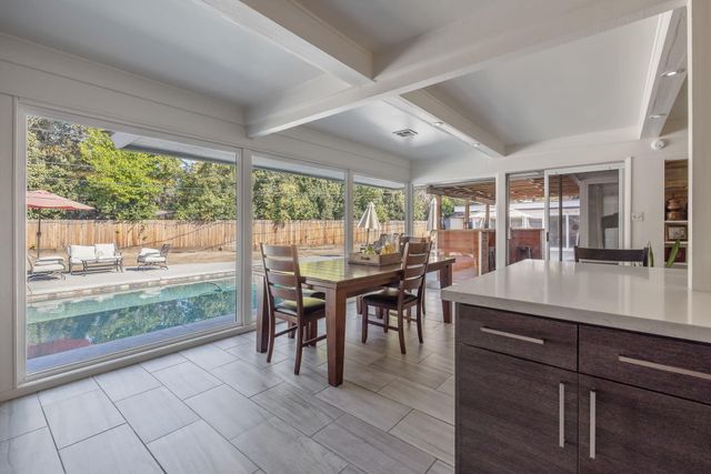 1420 W Meadow Avenue, Visalia, CA 93277