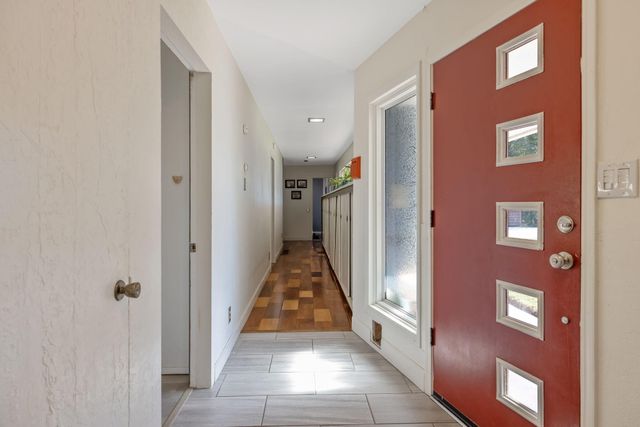 1420 W Meadow Avenue, Visalia, CA 93277