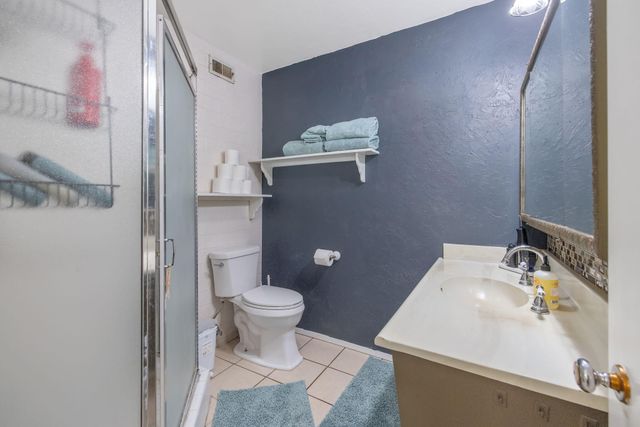 1420 W Meadow Avenue, Visalia, CA 93277