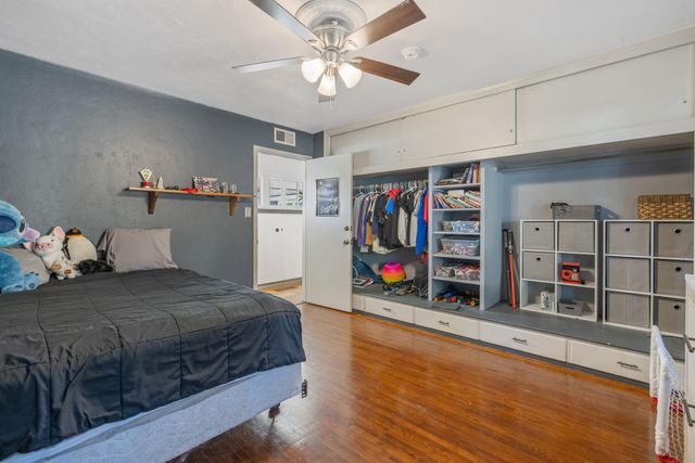 1420 W Meadow Avenue, Visalia, CA 93277