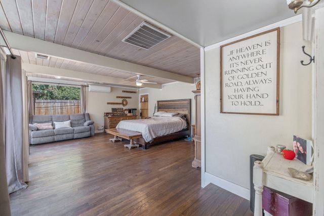 1420 W Meadow Avenue, Visalia, CA 93277