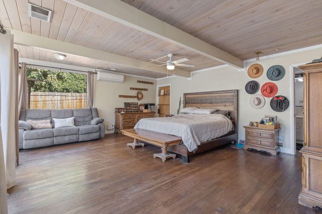 1420 W Meadow Avenue, Visalia, CA 93277