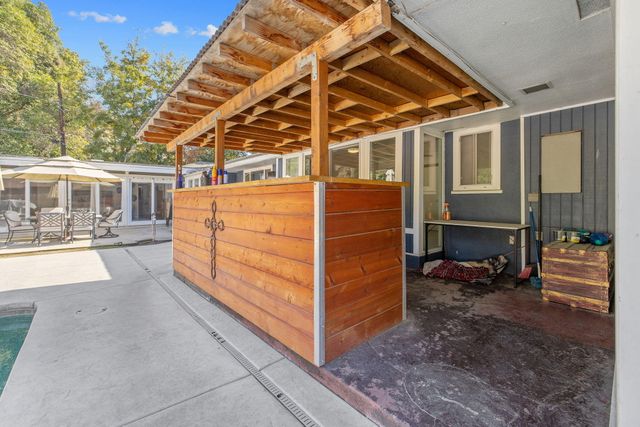 1420 W Meadow Avenue, Visalia, CA 93277