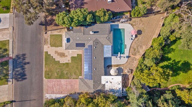 1420 W Meadow Avenue, Visalia, CA 93277