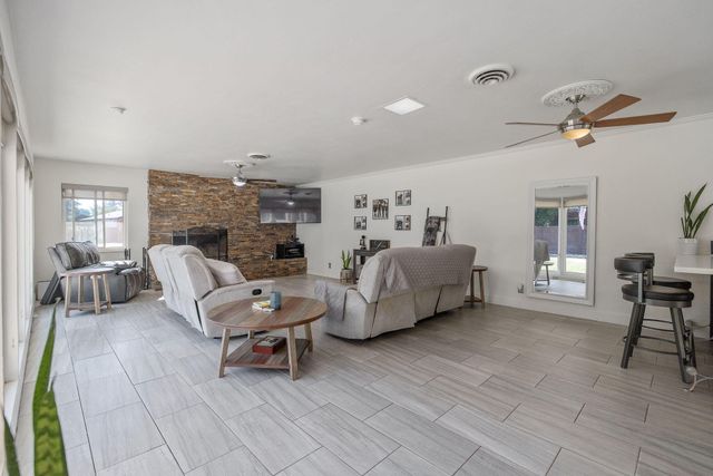 1420 W Meadow Avenue, Visalia, CA 93277