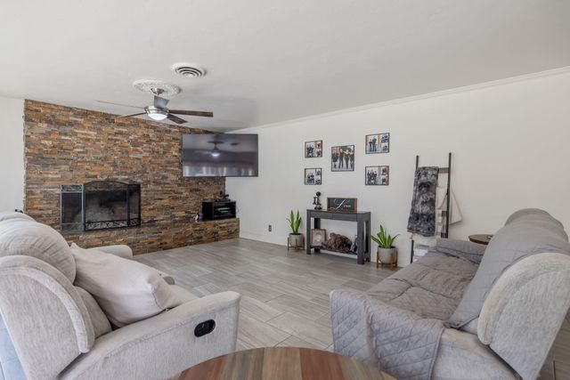 1420 W Meadow Avenue, Visalia, CA 93277