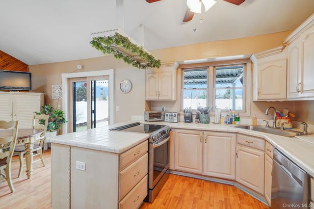 99 Rustic Avenue, Medford, NY 11763