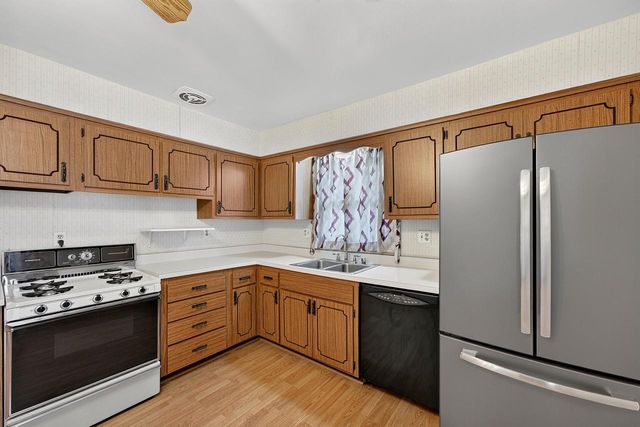6527 S 18th STREET, Milwaukee, WI 53221