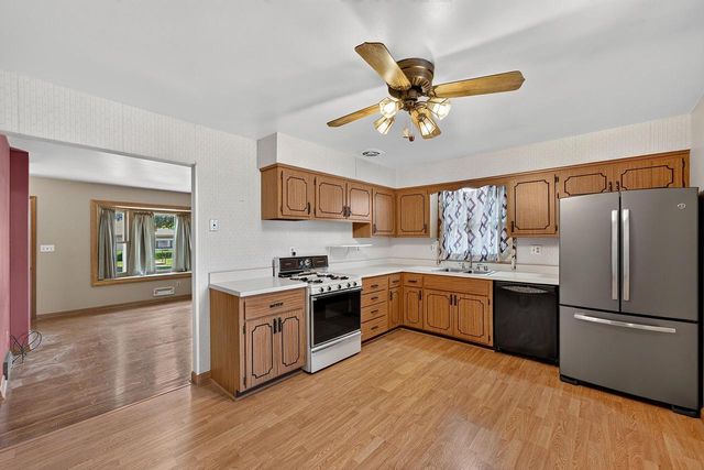6527 S 18th STREET, Milwaukee, WI 53221