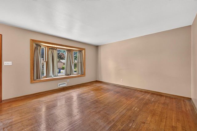 6527 S 18th STREET, Milwaukee, WI 53221