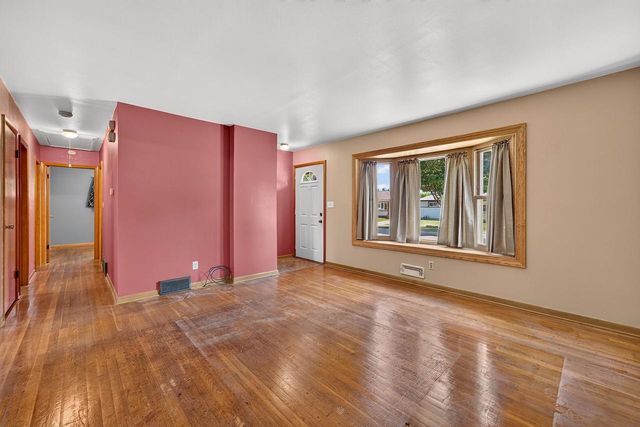 6527 S 18th STREET, Milwaukee, WI 53221