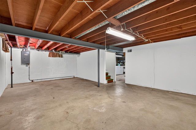 6527 S 18th STREET, Milwaukee, WI 53221