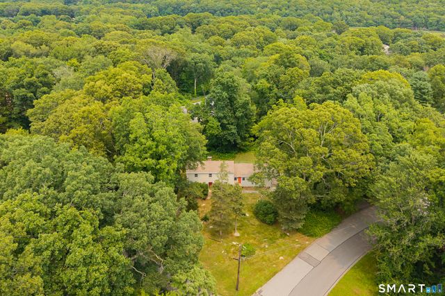 35 Oakridge Drive, Old Lyme, CT 06371