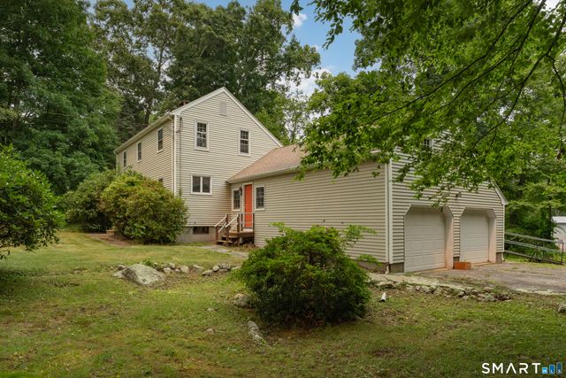 35 Oakridge Drive, Old Lyme, CT 06371
