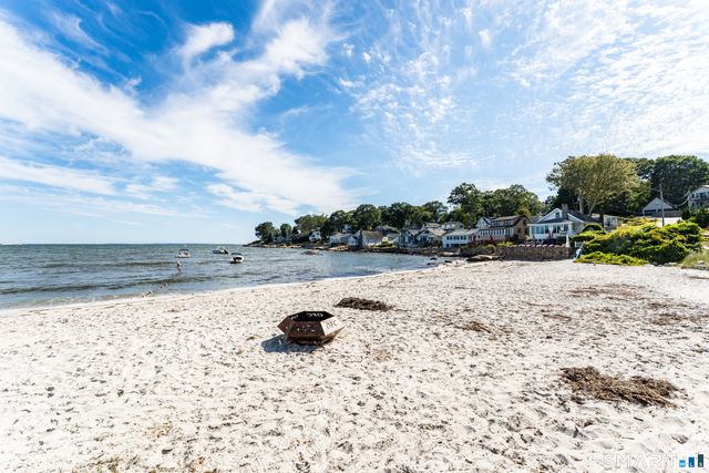 35 Oakridge Drive, Old Lyme, CT 06371