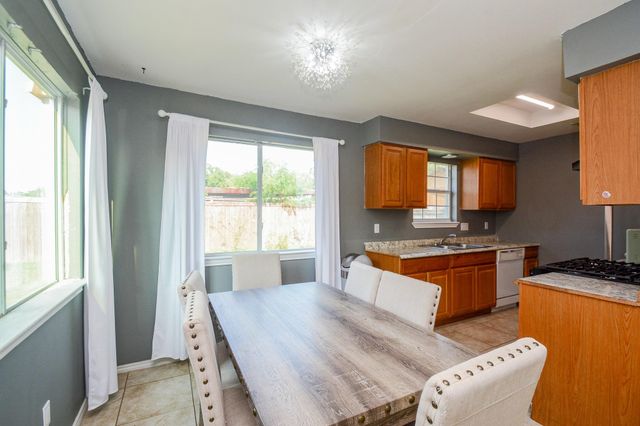 8607 Crystal Cove Court, Houston, TX 77044