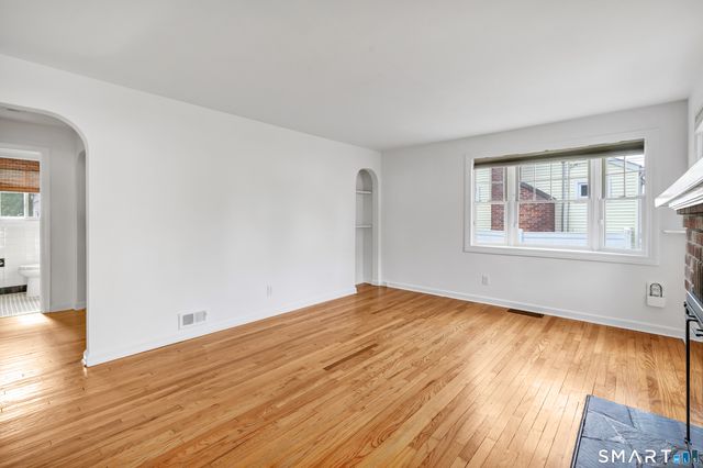 21 Aimes Drive, West Haven, CT 06516