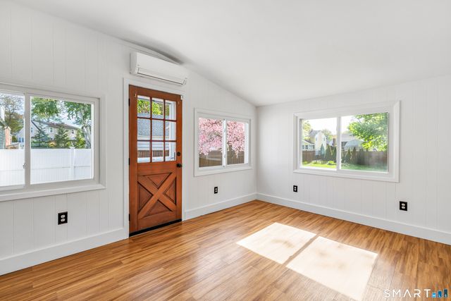 21 Aimes Drive, West Haven, CT 06516