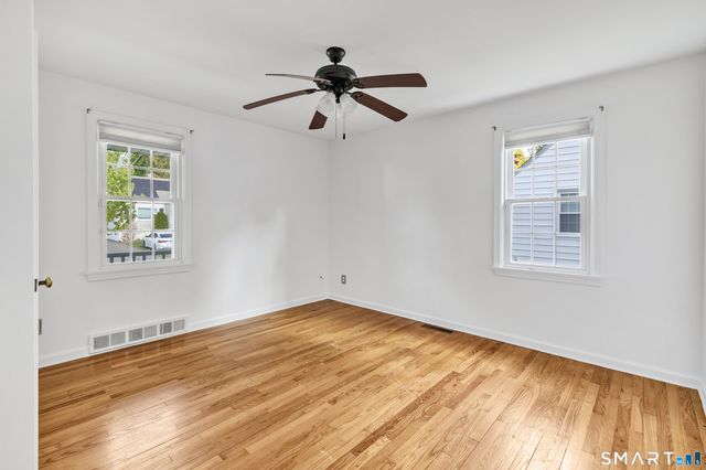 21 Aimes Drive, West Haven, CT 06516