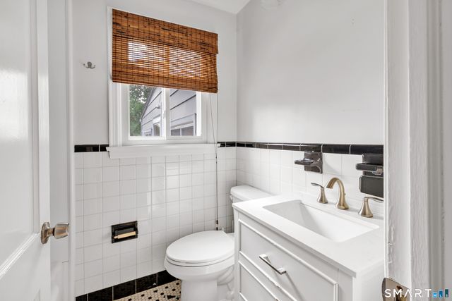 21 Aimes Drive, West Haven, CT 06516