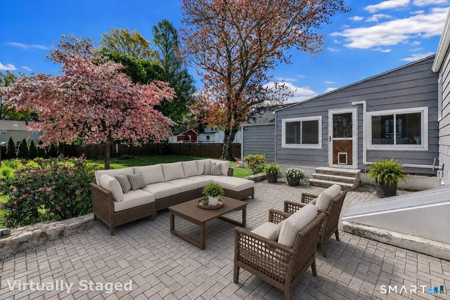 21 Aimes Drive, West Haven, CT 06516