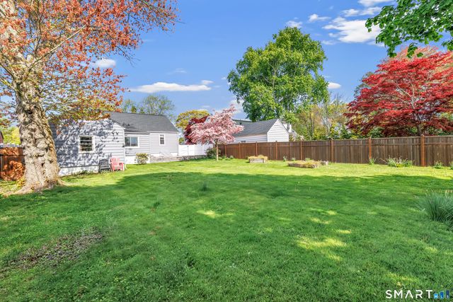 21 Aimes Drive, West Haven, CT 06516