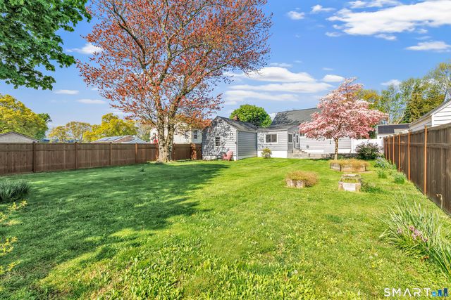 21 Aimes Drive, West Haven, CT 06516