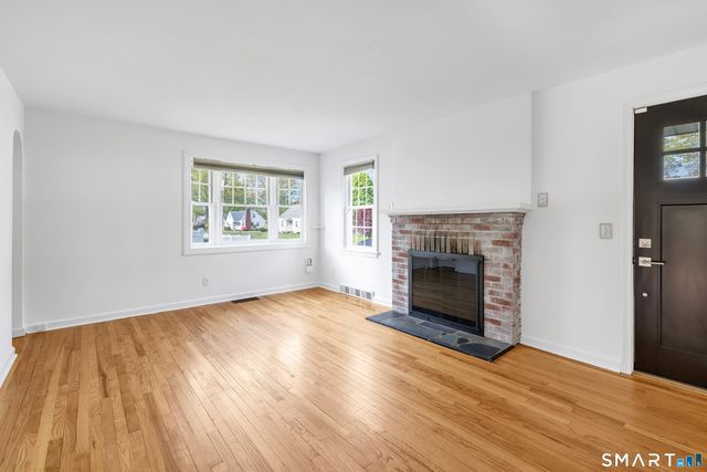 21 Aimes Drive, West Haven, CT 06516
