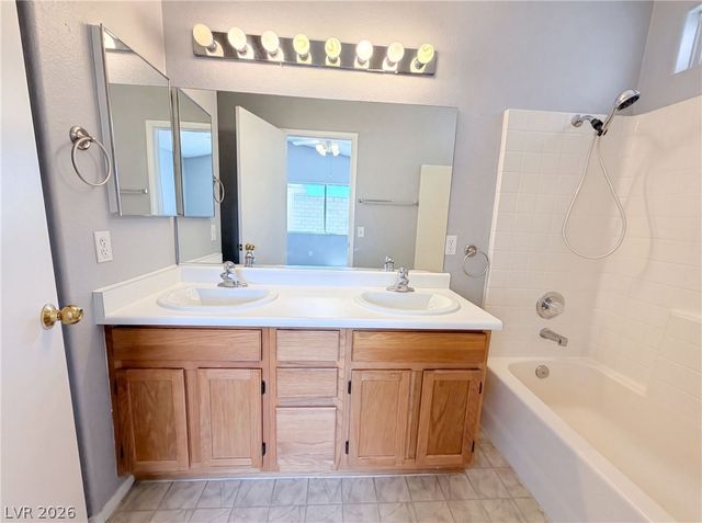 9121 Indian Breeze Drive, Las Vegas, NV 89129