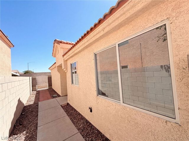 9121 Indian Breeze Drive, Las Vegas, NV 89129