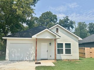 1031 W Coffin, Denison, TX 75020