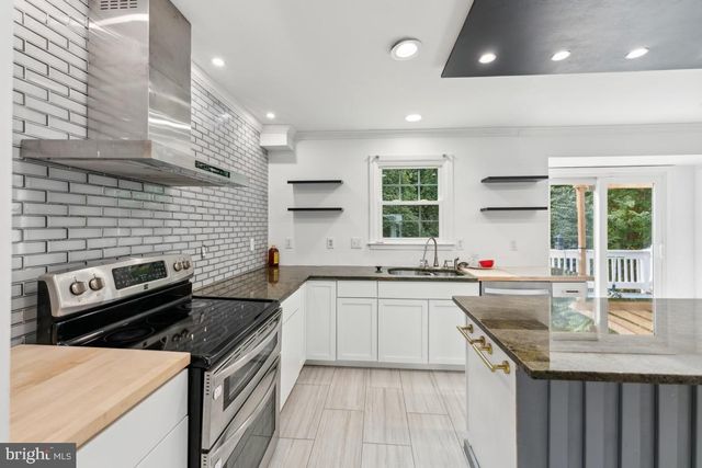 8403 SILVERDALE CT, Lorton, VA 22079