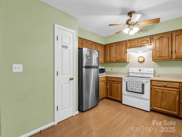 112 Serenity Circle, Hendersonville, NC 28792