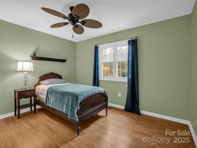 112 Serenity Circle, Hendersonville, NC 28792