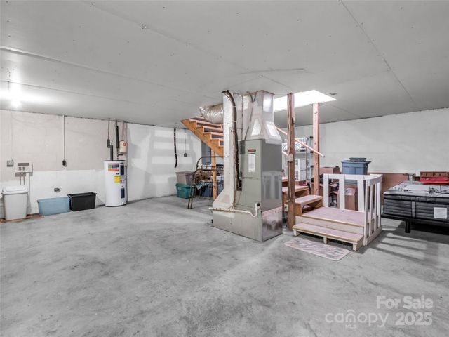 112 Serenity Circle, Hendersonville, NC 28792