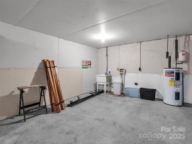 112 Serenity Circle, Hendersonville, NC 28792