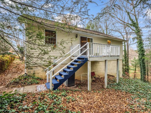 112 Serenity Circle, Hendersonville, NC 28792