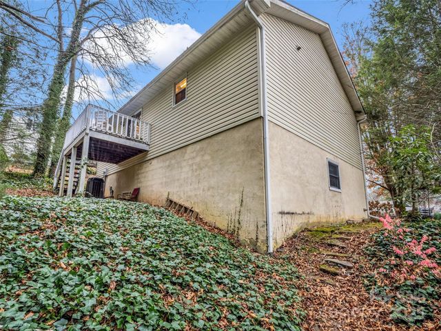 112 Serenity Circle, Hendersonville, NC 28792