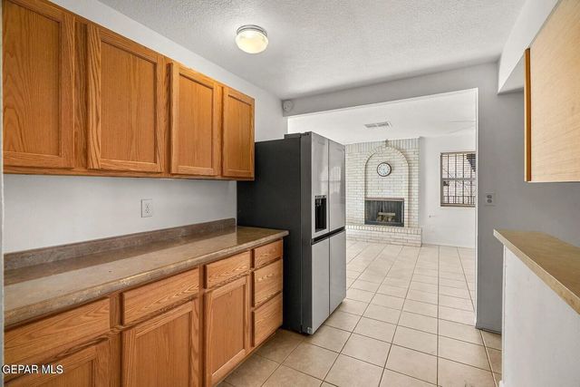 10182 Bon Aire Drive, El Paso, TX 79924