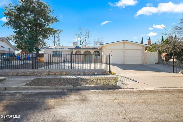 10182 Bon Aire Drive, El Paso, TX 79924