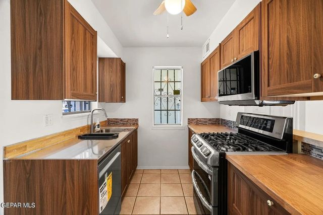 10182 Bon Aire Drive, El Paso, TX 79924