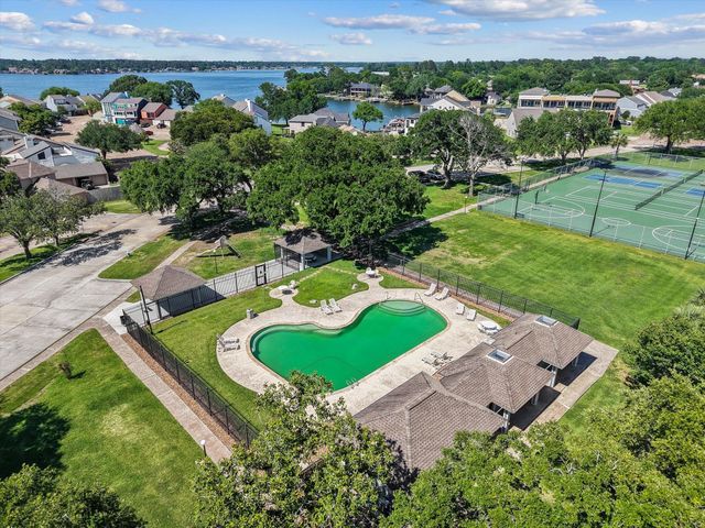 1904 Clipper Court, Willis, TX 77318