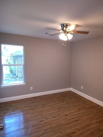 102 Plumthicket Lane, Trinidad, TX 75163