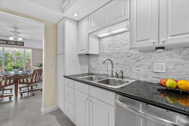 101 LOUELLA LANE 10, Nokomis, FL 34275