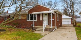 21225 Bon Brae Street, Saint Clair Shores, MI 48081